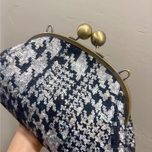 Iridescent Cowhide Leather Handmade Retro Style Kisslock Bag, Multi Use Style - Picture 13 of 17